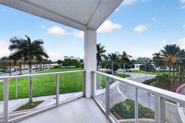 Building Photo - 2000 Metropica Wy