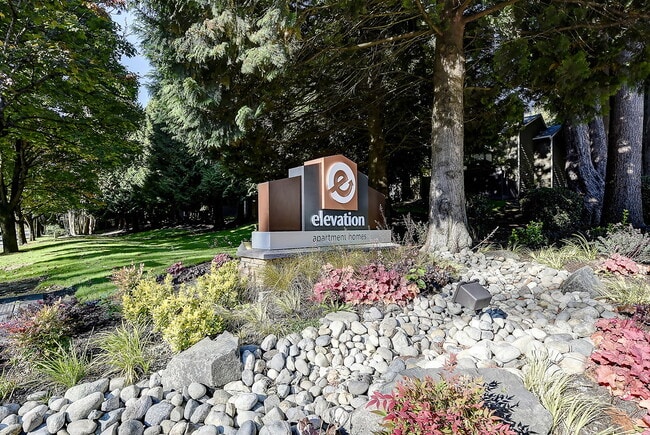 Building Photo - Elevation