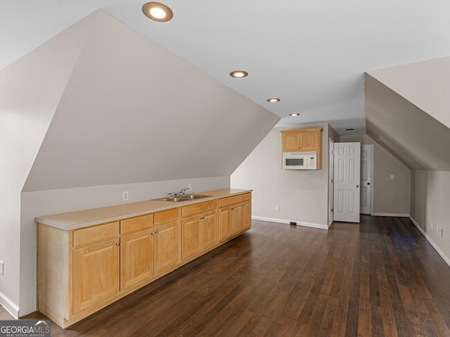 Building Photo - 1695 Whitley Rd