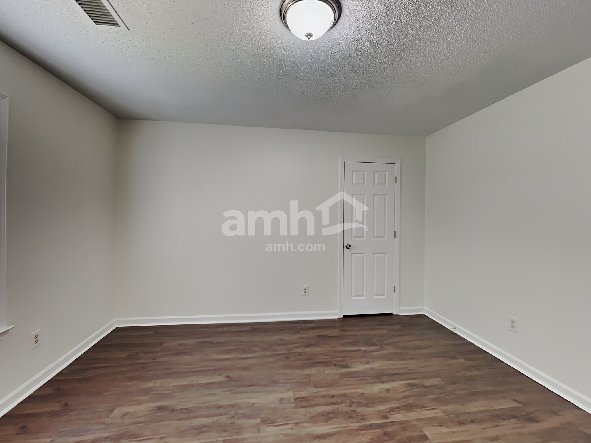 Building Photo - 3019 Long Bridge Cv