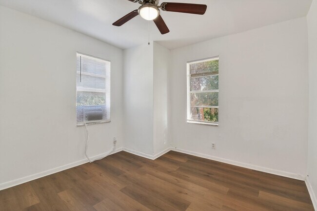 Building Photo - 635 6th St