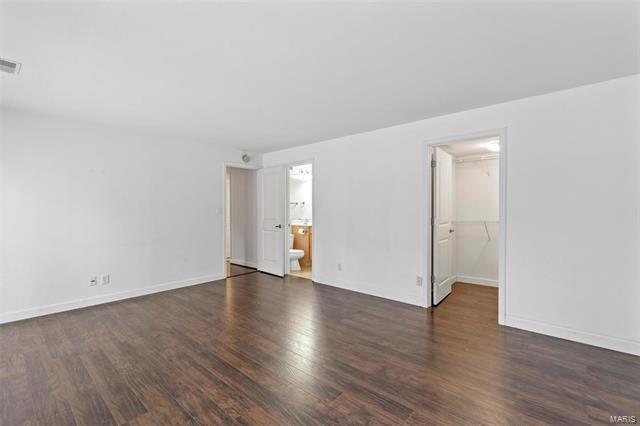 Building Photo - 5539 Pershing Ave