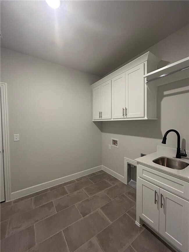 Building Photo - 2304 Salmon St