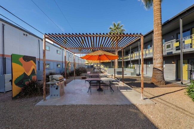 Building Photo - Broadway Apartments
