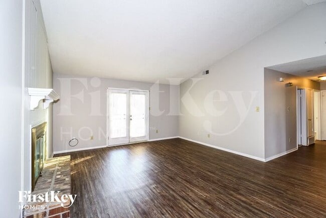 Building Photo - 5798 Jardin Pl