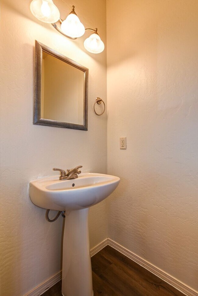 Building Photo - 221 Spring St