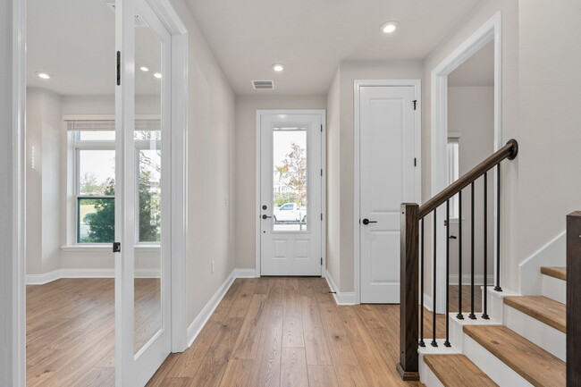 Building Photo - 6504 Barnstorm Wy