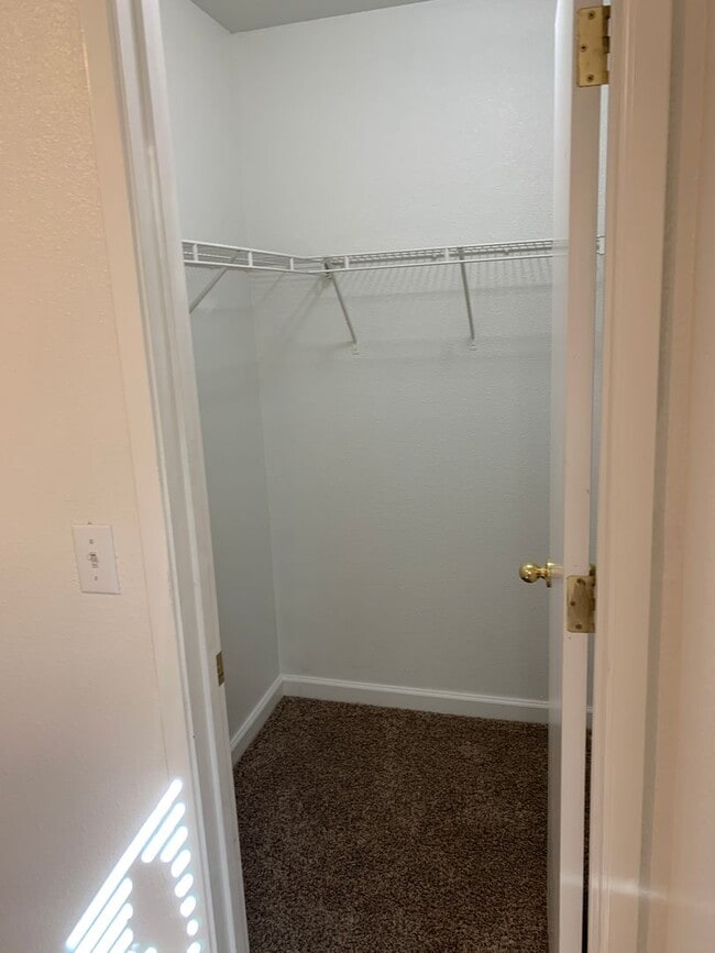 Building Photo - Beautiful 4 Bedroom 3 bath home in Merced!