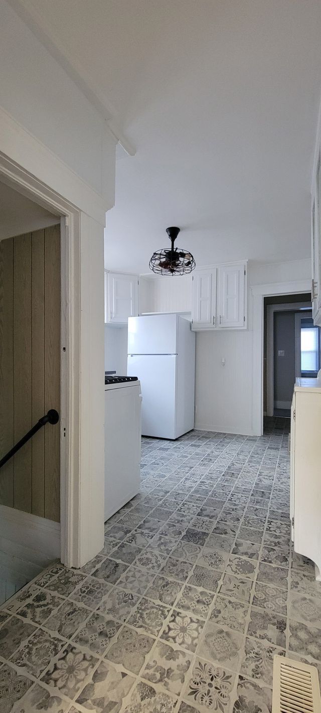 Building Photo - 68 E James St