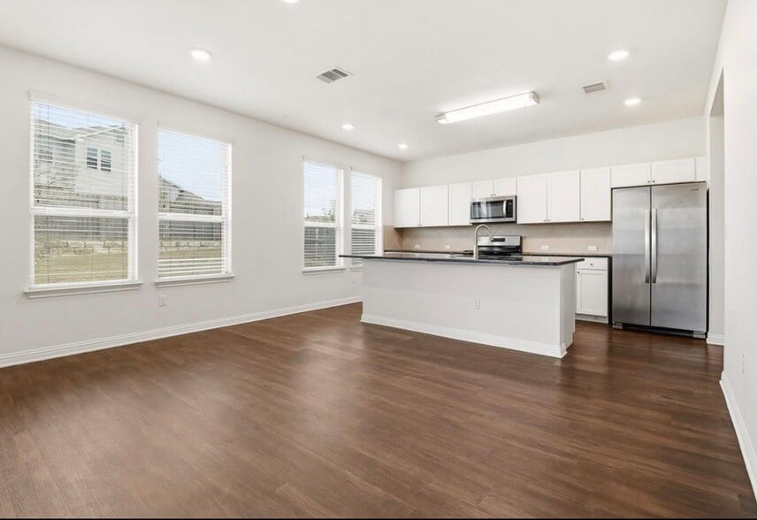 Building Photo - 5701 Gerard Dr