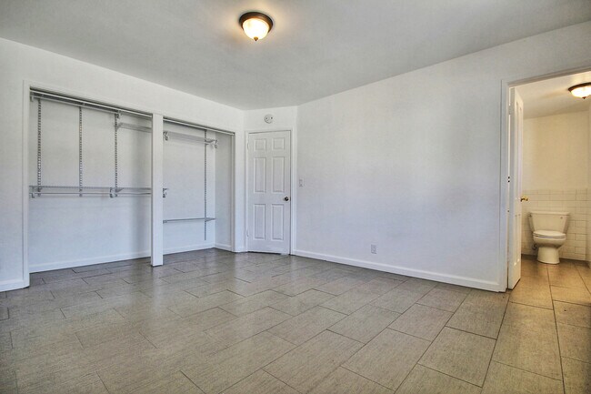 Building Photo - 6696 Del Playa Dr