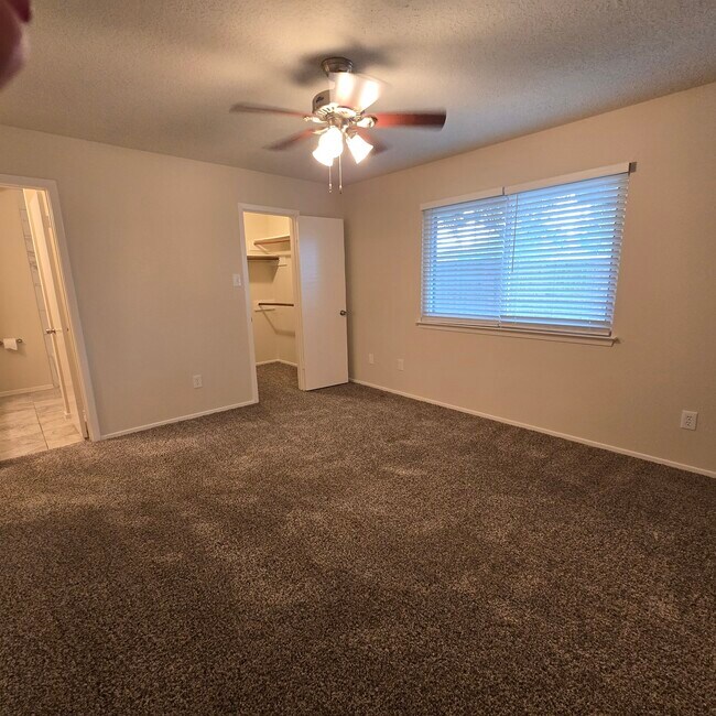 Building Photo - 7222 Ridgeberry Dr