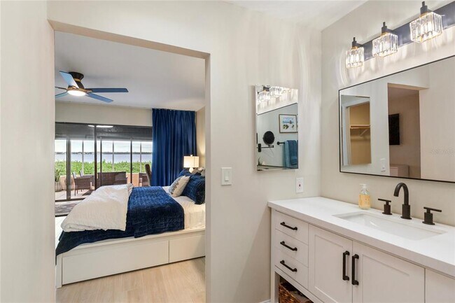 Building Photo - 3887 Catalina Dr