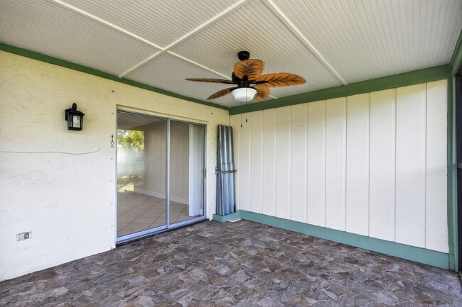 Building Photo - 8695 SE Hobe Ridge Ave