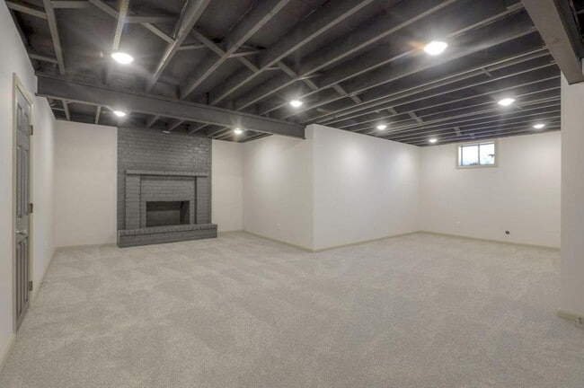 Building Photo - 6914 N Madison Ave