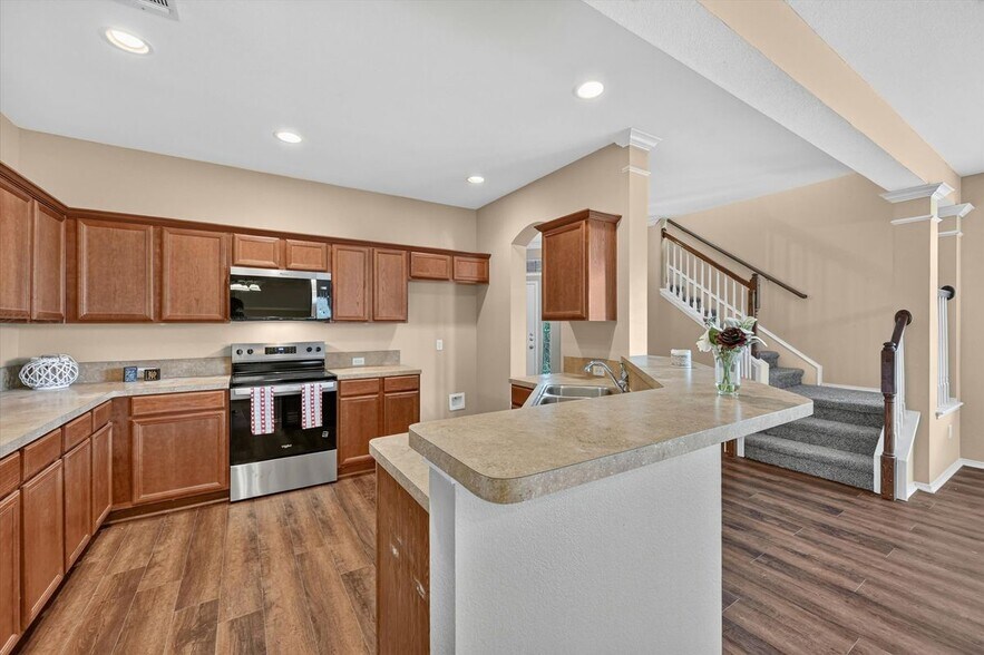 Building Photo - 2510 Sedona St