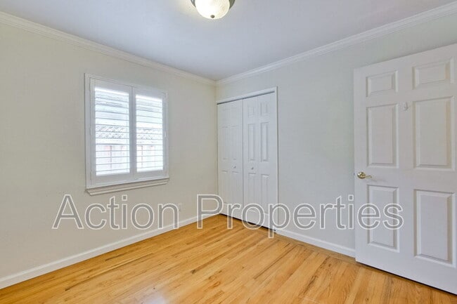 Building Photo - 1630 Alison Ave