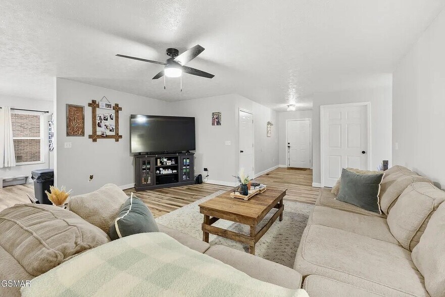Building Photo - 2121 Turkey Trail