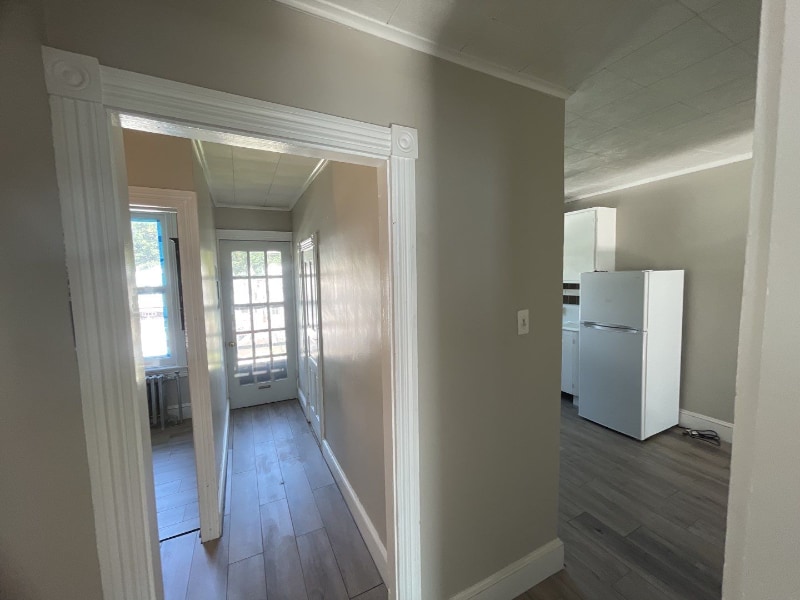 Building Photo - 582 Sunbury St