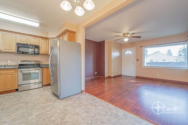 Building Photo - 2502 Fairmount Ave