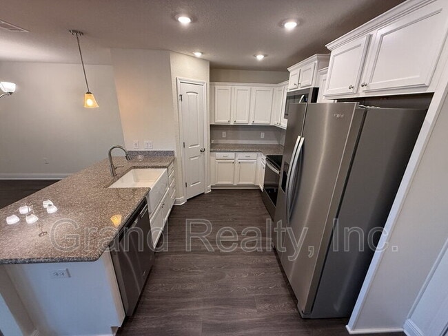 Building Photo - 4423 Village Oak Ln