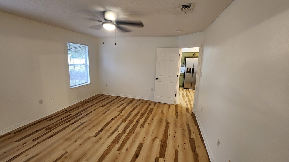 Building Photo - 8625 Laredo St