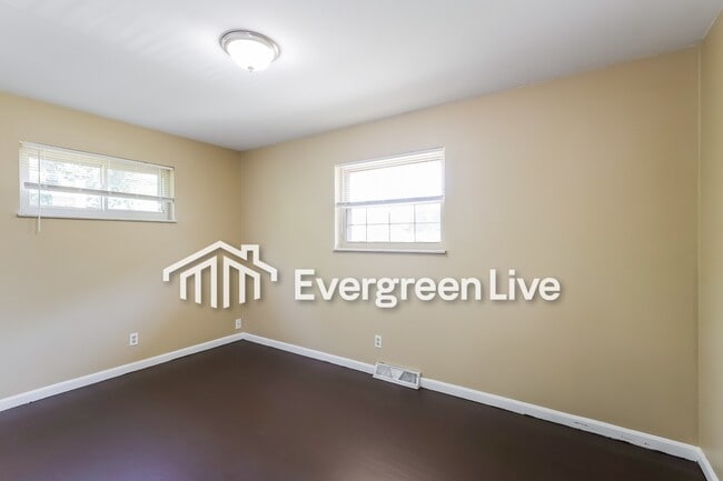 Building Photo - 207 Jupiter Dr