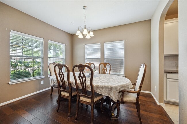 Building Photo - 919 E Tide Bay Cir