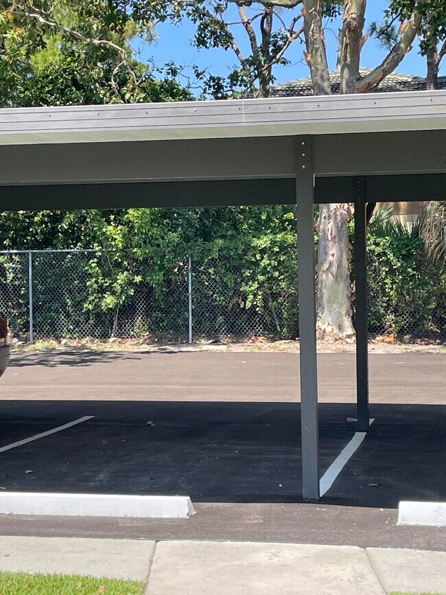 Building Photo - 3031 SE Aster Ln