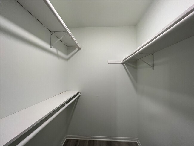 Building Photo - 947 Grand Jct Dr
