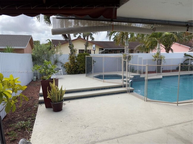 Building Photo - 10600 SW 146th Ct