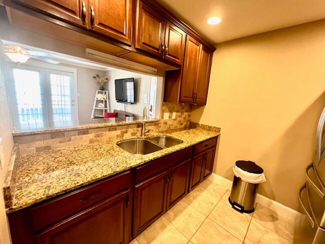 Building Photo - Waterfront Fully Furnished Condo!