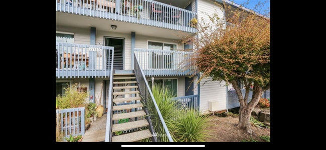 Building Photo - 22985 Marine View Dr S