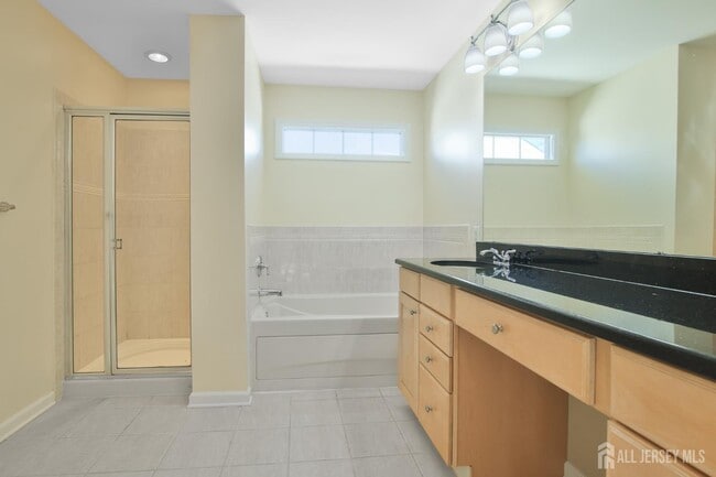 Building Photo - 4 Timber Grove Ct