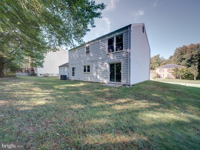 Building Photo - 12009 Amblewood Dr
