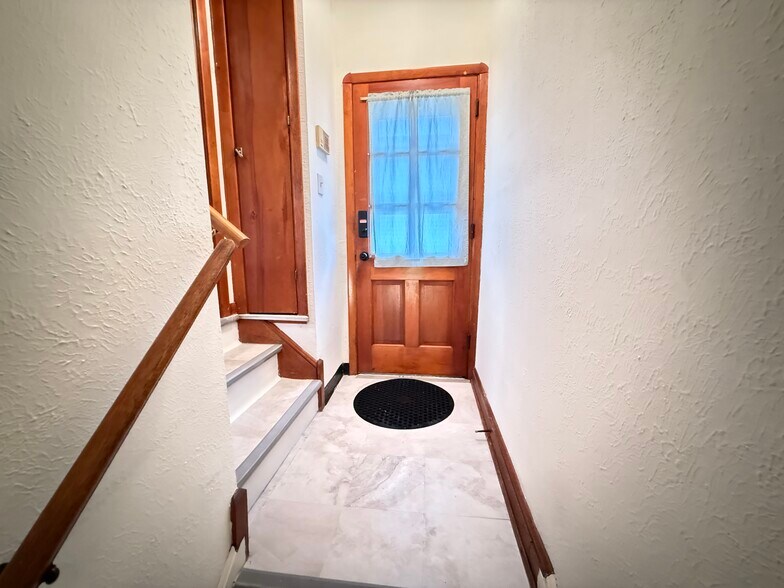 Building Photo - 4820 Green Rd