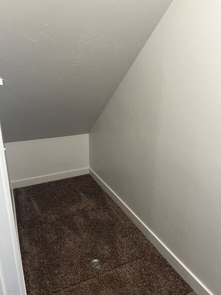 Building Photo - 562 Hal St