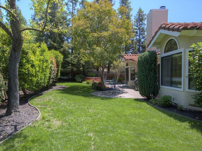 Building Photo - 4 br, 2.5 bath House - 104 Woodranch Circle