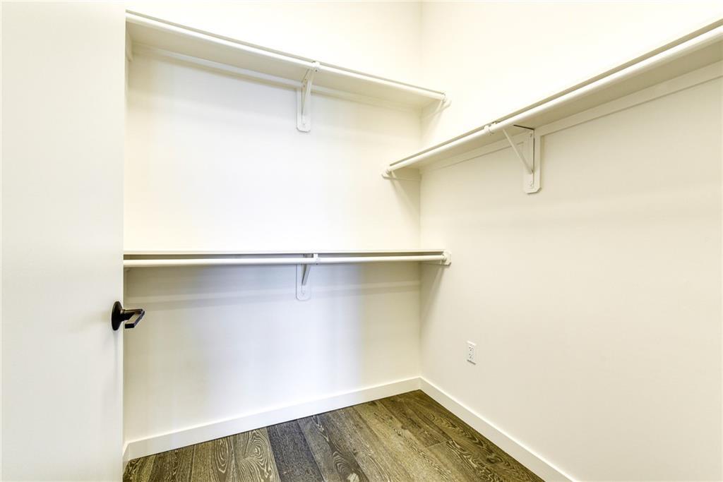 Building Photo - 800 Embassy Dr