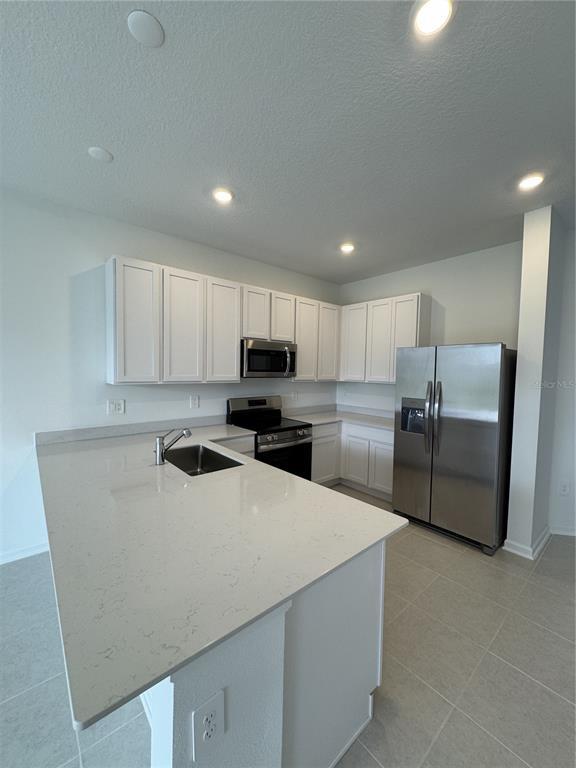 Building Photo - 2641 Skyline Lp