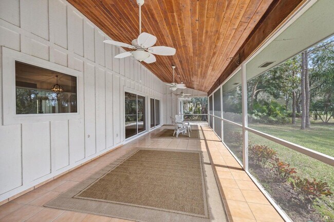 Building Photo - 1760 SE Colony Way