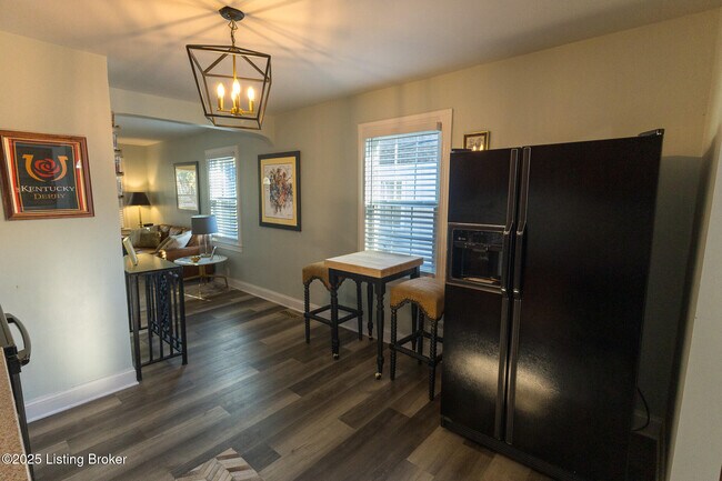 Building Photo - 720 Gheens Ave