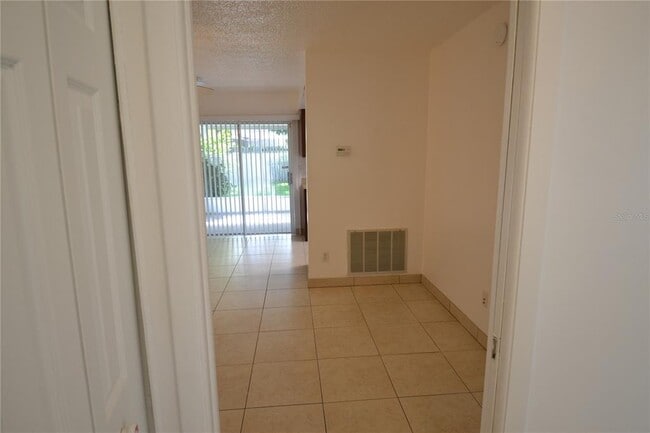 Building Photo - 2357 White Oak Cir