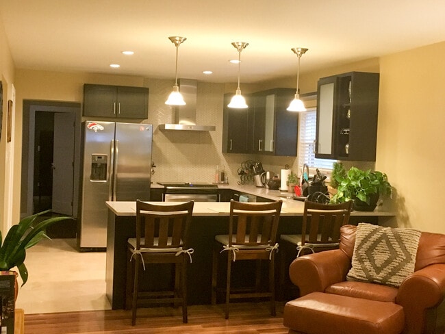 Building Photo - Evolve Real Estate: Fully Remodeled Gorgeous Bungalow in West Wash Park. 2 Bedrooms August 1!