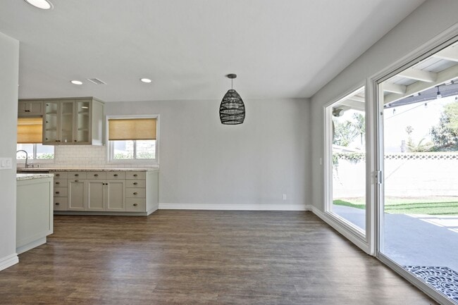 Building Photo - Lovely La Mirada Home