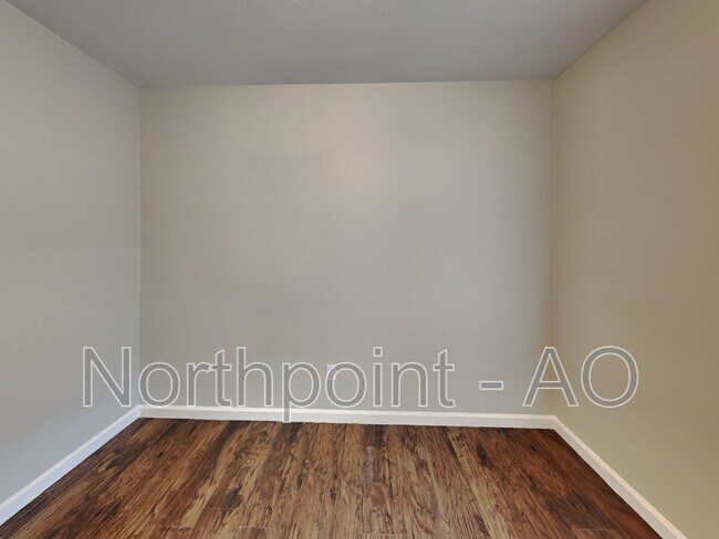 Building Photo - 5213 La Jolla Ln