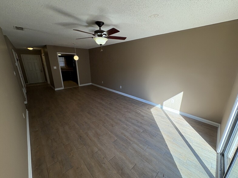 Building Photo - 1688 Prince Ave