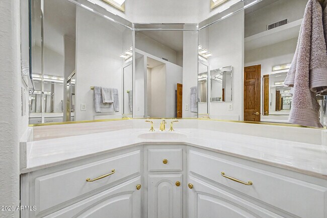 Building Photo - 5812 W Del Lago Cir