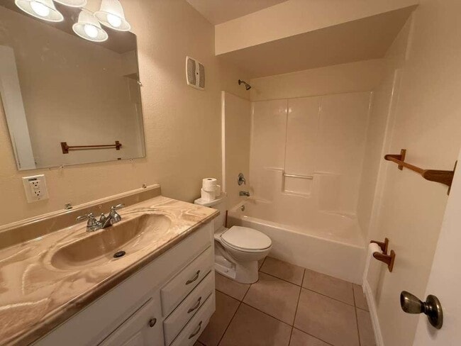 Building Photo - 61 Bougainvillea Dr