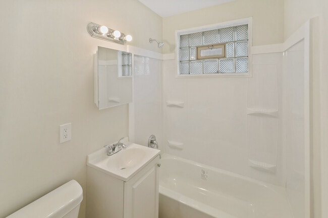 Building Photo - 28 Apple Ln